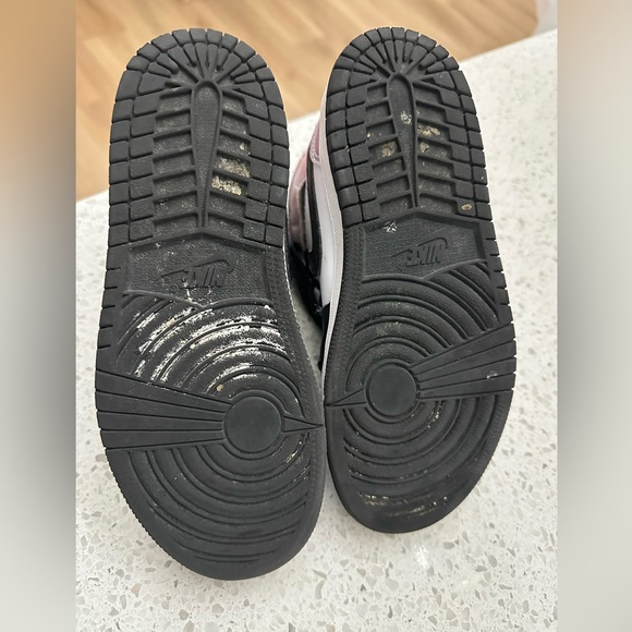 Nike Air Jordan 1 Mid Bleached Coral Tie Dye White Black (GS) DM6216-001 Size 1Y - Picture 2 of 5